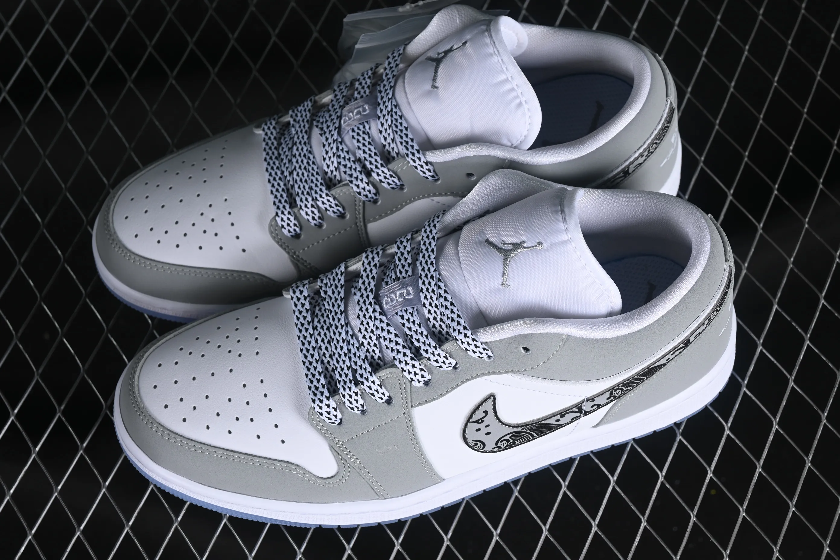 All Categories Air Jordan Jordan Series Basketball Shoes Air Jordan 1 Low Air Jordan 1 Low AJ1 Joe 1 Wolf Gray Low-top Cultural Leisure Sports Shoes DC0774-105